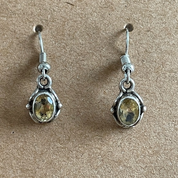 Jewelry - Vintage reclaimed Earrings pendant is 925 silver with Citrine